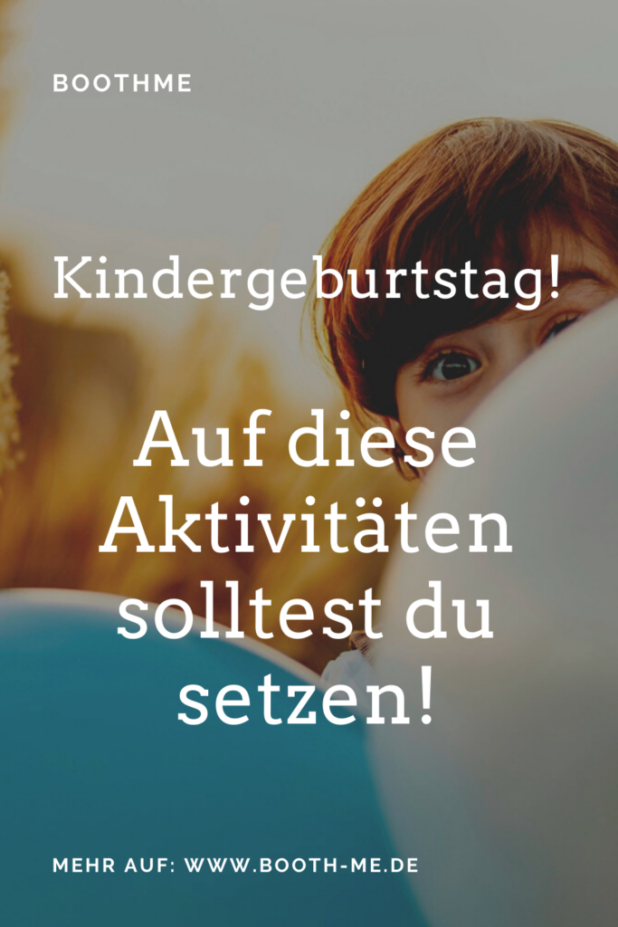 Kind versteckt sich hinter einem Luftballon - Auf diese Aktivitäten solltest du bei einem Kindergeburtstag setzen!